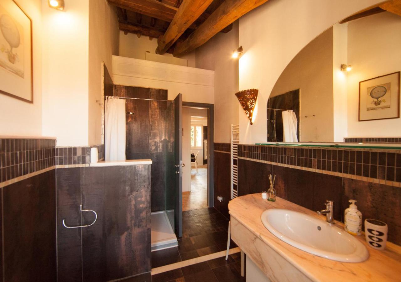 Pollock Attic In Historic City Center Apartment Lucca Ngoại thất bức ảnh