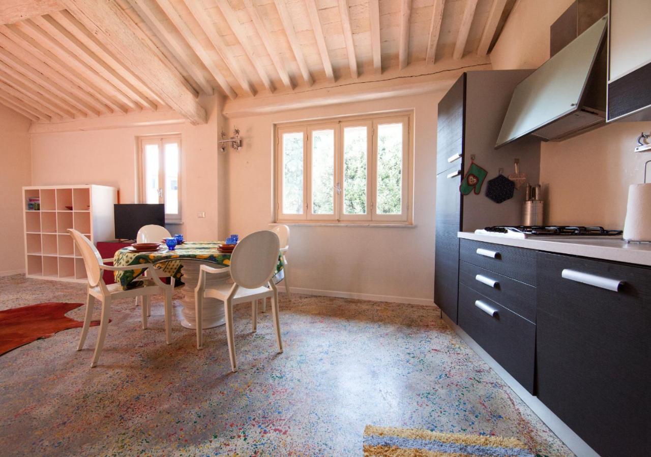 Pollock Attic In Historic City Center Apartment Lucca Ngoại thất bức ảnh